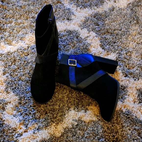 Christian Siriano Ankle Boots - Picture 2 of 10